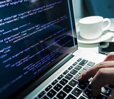 Java在互聯(lián)網(wǎng)應(yīng)用與軟件開發(fā)中的核心特點(diǎn)及技術(shù)分析